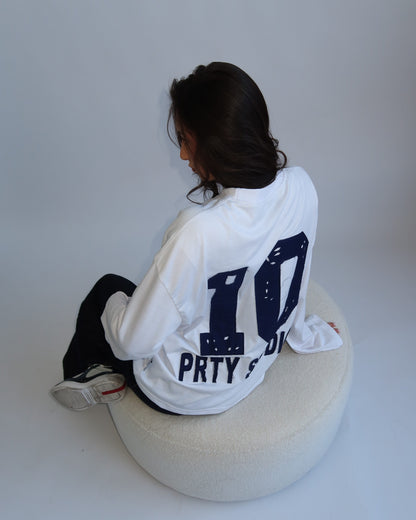 Longsleeve 10 priority studios - wit
